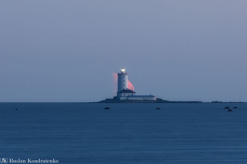 кронштадт, прострел, маяк, маяк толбухин, толбухин, луна Маяк Толбухин и заходящая Лунаphoto preview