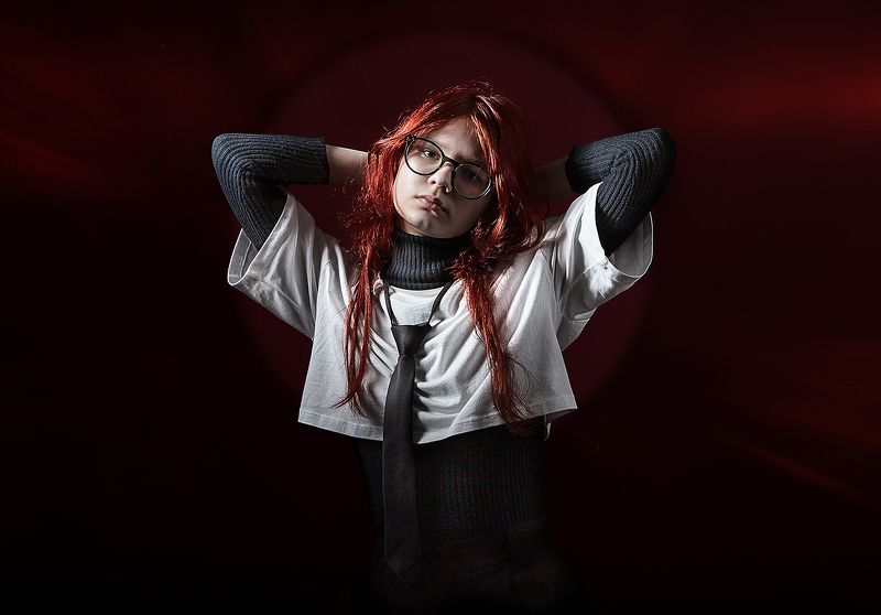 портрет, на, красном, фоне Портрет на красном фоне. (скука)photo preview