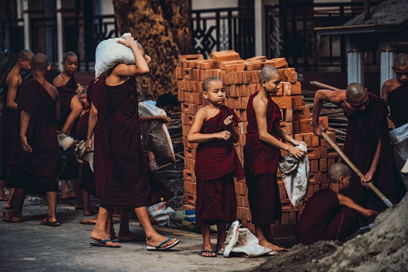 Мьянма, Мандалай Тяжёлая работа фото превью