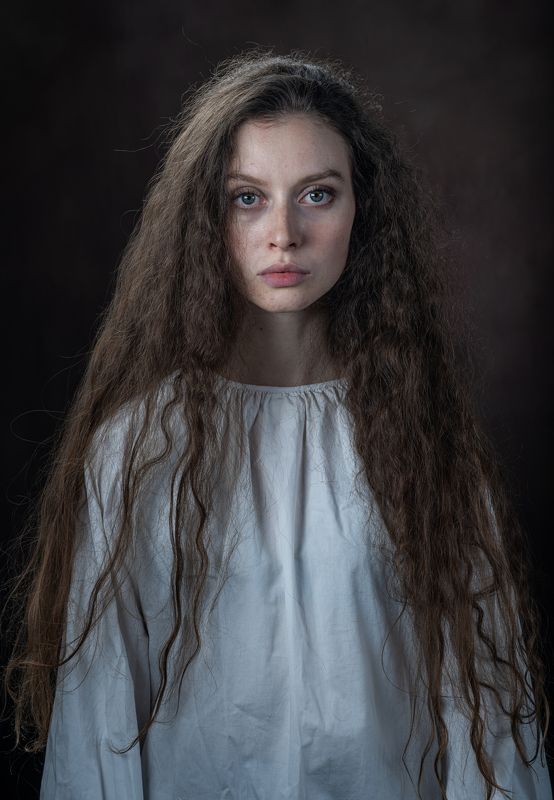 Лиза в беломphoto preview