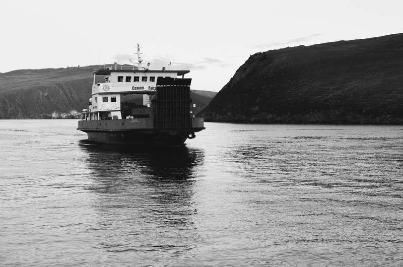 Байкал, пленка, ilford, чб, bw, pan100, nikon, film, analog, b&w Байкал. Переправа на Ольхон фото превью
