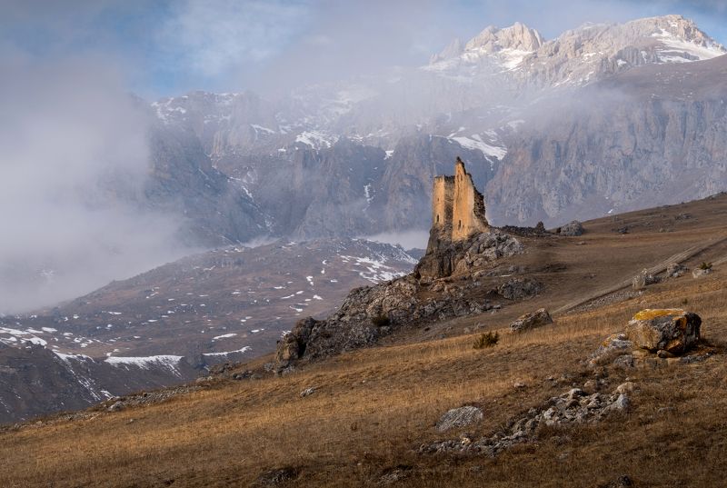 северная осетия, алания, куртатинское ущелье, сторожевые башни, халгон, цмити, нд, покинутые миры, осетия, туман, туманы, туманы нд, северный кавказ Вечные стражники горphoto preview