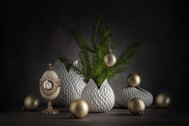натюрморт, новогодний, часы, ваза, шары photo preview