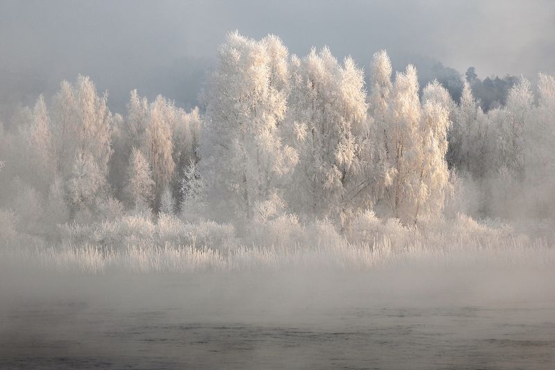 На Ангаре морозным днёмphoto preview