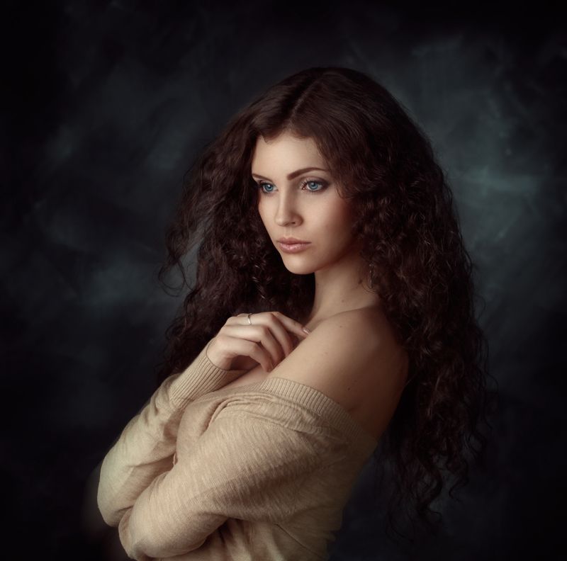 портрет,девушка,студия Полинаphoto preview