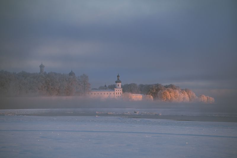 новгородская область, рассвет, юрьево, юрьев монастырь Юрьев монастырьphoto preview