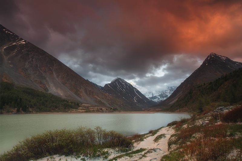 алтай, аккем, белуха, горы Пожар на Аккемеphoto preview