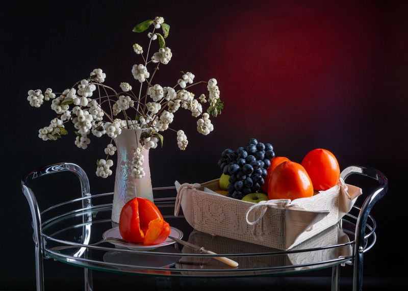 Хурма и снежноягодникphoto preview