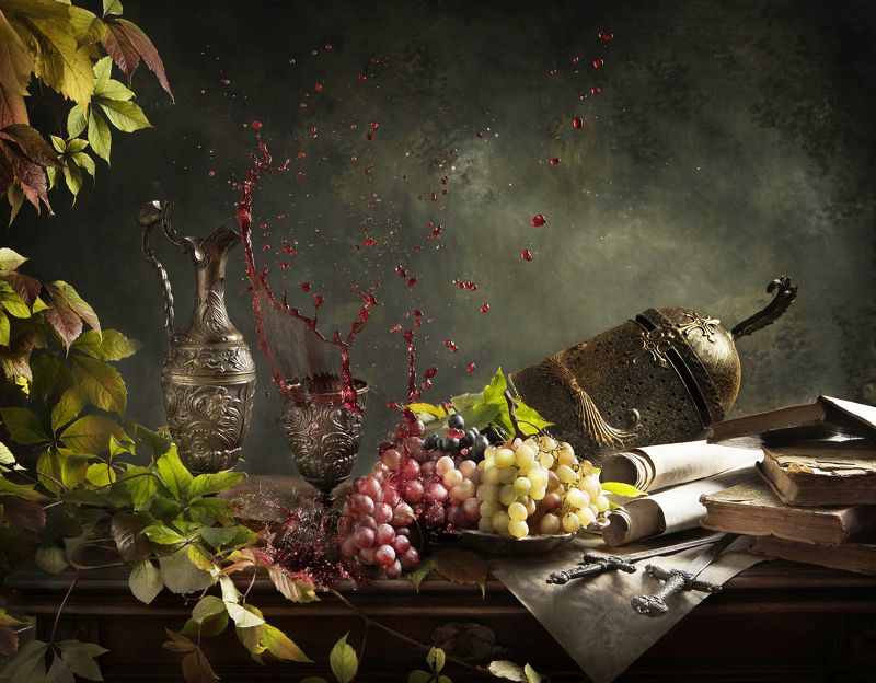 натюрморт, вино, кубок, красное вино, брызги, карты, географические карты, всплеск, винтаж, старина, шлем, средневековье, еда, доспехи, оружие, кинжалы, Натюрморт с доспехами и вином.photo preview