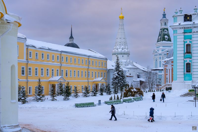 храмы Морозный день в Троице-Сергиевой Лавре фото превью