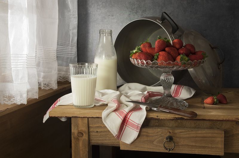 Still life with strawberriesphoto preview