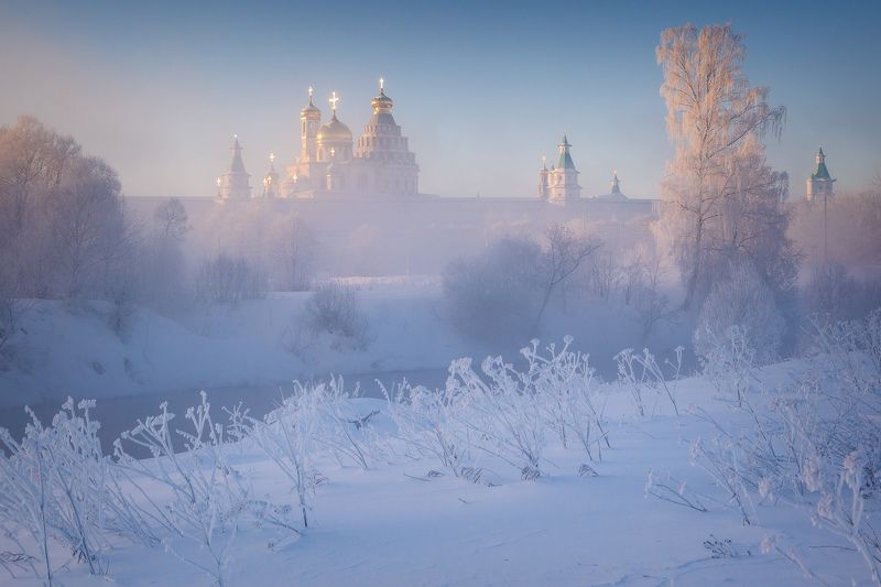 истра, храм, туман, подмосковье,зима Морозное утроphoto preview