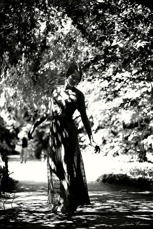 Блики, девушка, модель. лето, солнце, свет, узор, красота, красиво,  Glare , girl, model . Summer , sun, light , pattern , beauty, beautiful Reflectionsphoto preview