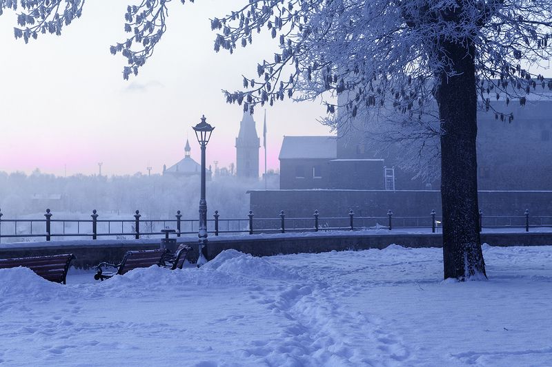 нарва ивангород январь граница иней мороз рассвет На рассвете в Нарвеphoto preview