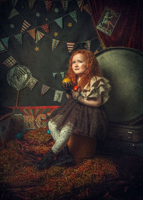 девочка, цирк photo preview