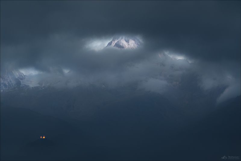 kazbegi, georgia, грузия, казбек, казбеги, степанцминда, гергети, троицкая церковь,фототур в грузию, phototravel.pro, осень в грузии, осенняя грузия, гергети, пейзажи грузии Призрачный Казбекphoto preview