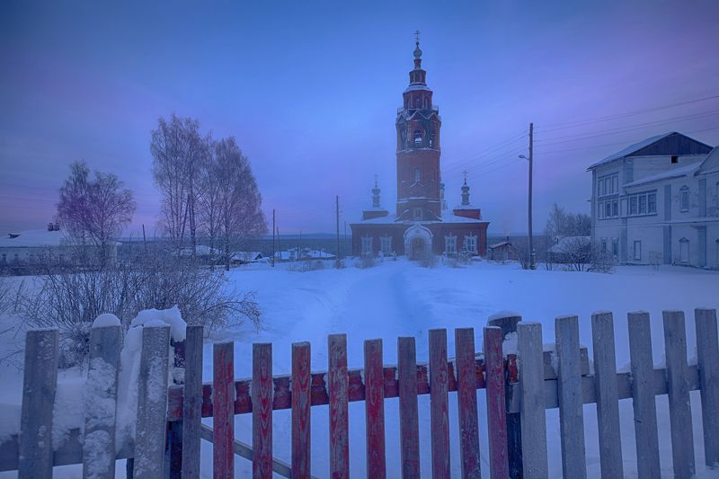 Красные ворота или время встречать рассветphoto preview