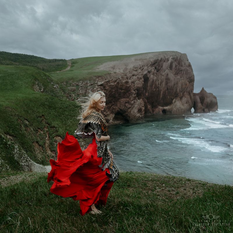 море, скалы, красное, девушка, мыс, приморье, ветер  photo preview