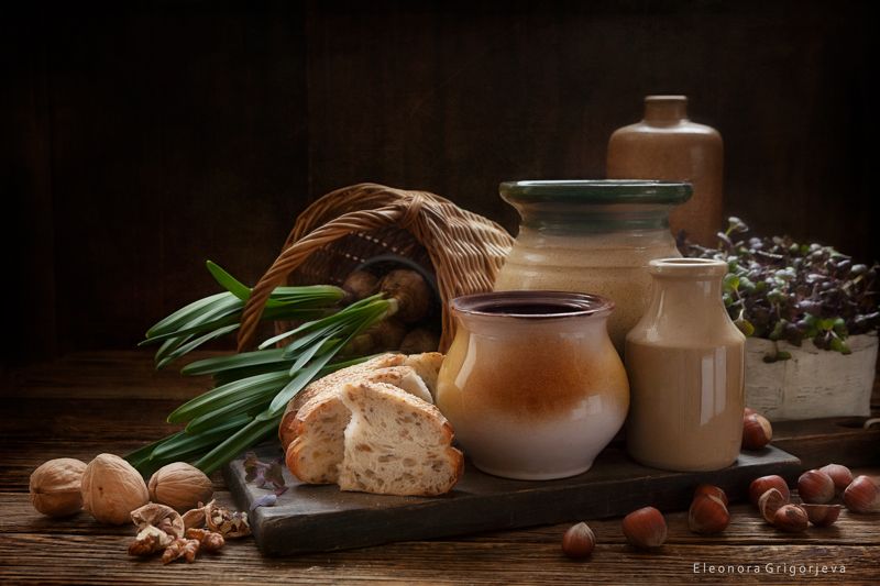 Хлеб и орехиphoto preview