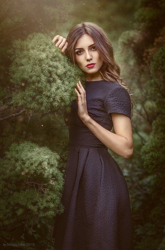 Девушка, Дерево, Портерт ...photo preview