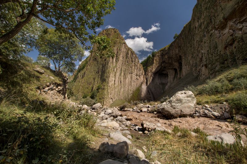 горы, Кавказ, Россия, Кабардино-Балкария, водопад Водопад Тузлук Шапа (Каракая-Су) photo preview