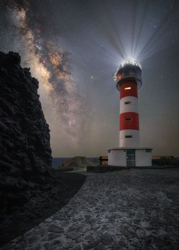 tenerife milky way  Lighting up the Milky Wayphoto preview