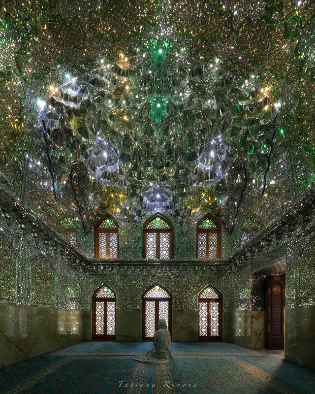 Зеркальная мечетьphoto preview