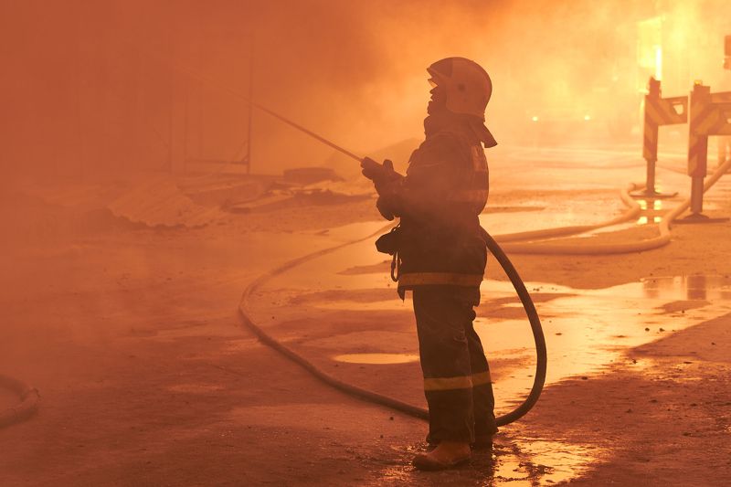 огонь, пожарные, emergency, help, save, мчс, fire, firefighter, rescue, rescuers, спасатели, дым, работа, brave photo preview