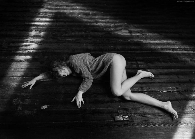 девушка,арт,фото-арт,аллегория,метафора,настроение,ч/б Мышеловкаphoto preview