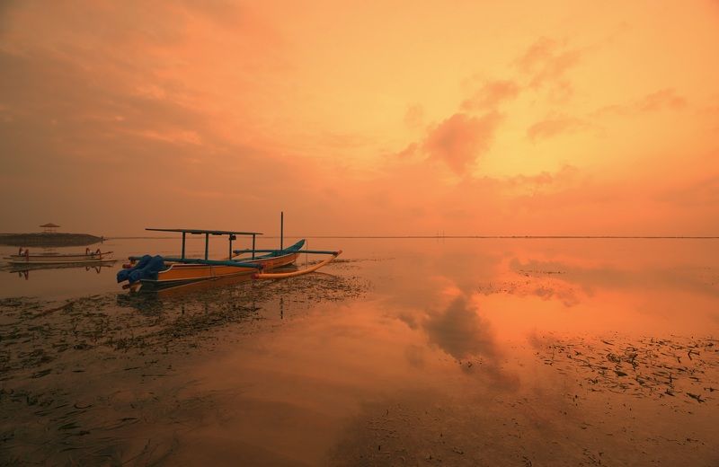 morning, dawn, sunrise, sky, sun, light, shore, boat, ocean, sea, landscape, horizon Jukung фото превью