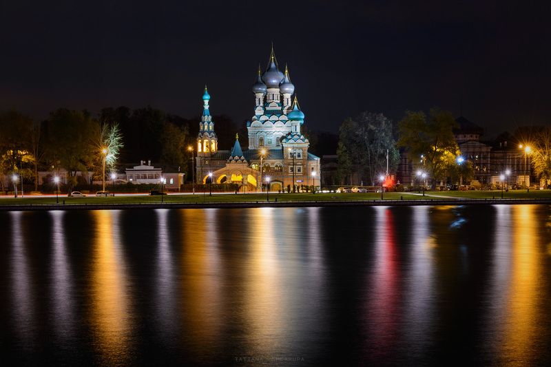 Москва, Ночные снимки, Отражения, Храм Храм Троицы Живоначальной в Останкинеphoto preview