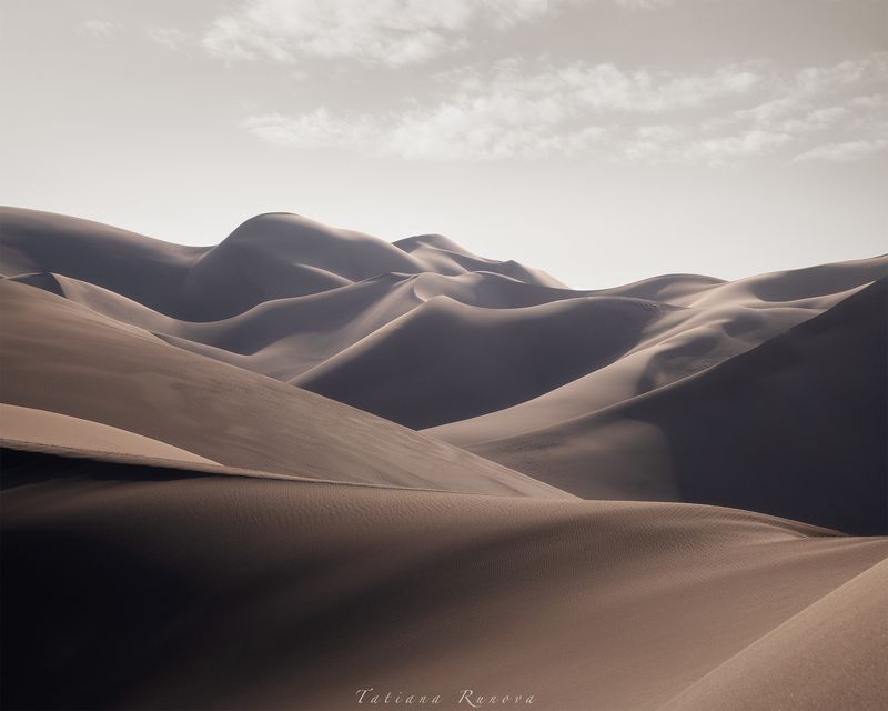 Песчаные дюны пустыни Деште-Лутphoto preview