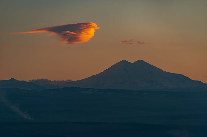 эльбрус,закат,облако-птица,пейзаж Облачная птичка у Эльбрусаphoto preview