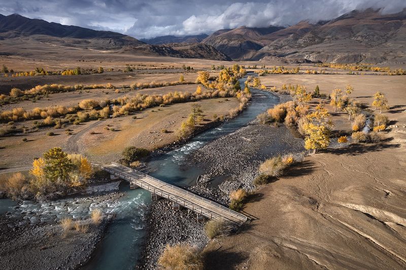За мостом в далиphoto preview
