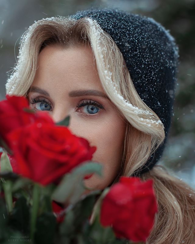 dream, portrait, eyes, blue eyes, woman, beauty, rose, winter, snow, street portrait, femle, headshot Snow Whitephoto preview