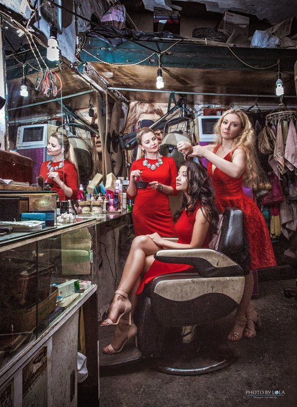 OldShanghai, Shanghai, Быт, Девушка в красном, Девчонки, Жанр, Красный, Мегаполис, Парикмахерская, Старый шанхай, Три подруги, Трущобы, Уборка, Фотограф в Шанхае, Фотосессия в Шанхае, Хозяюшки Шанхай - город контрастовphoto preview