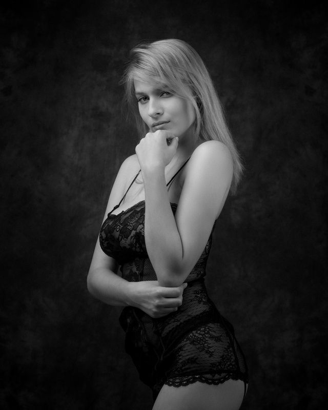 женский  портрет, студийная фотосессия, концептуальное фото Анастасияphoto preview