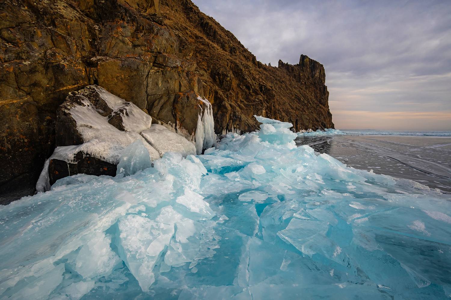 Голубые льды Байкала. Автор: Тильпунов Михаил , Тильпунов Михаил
