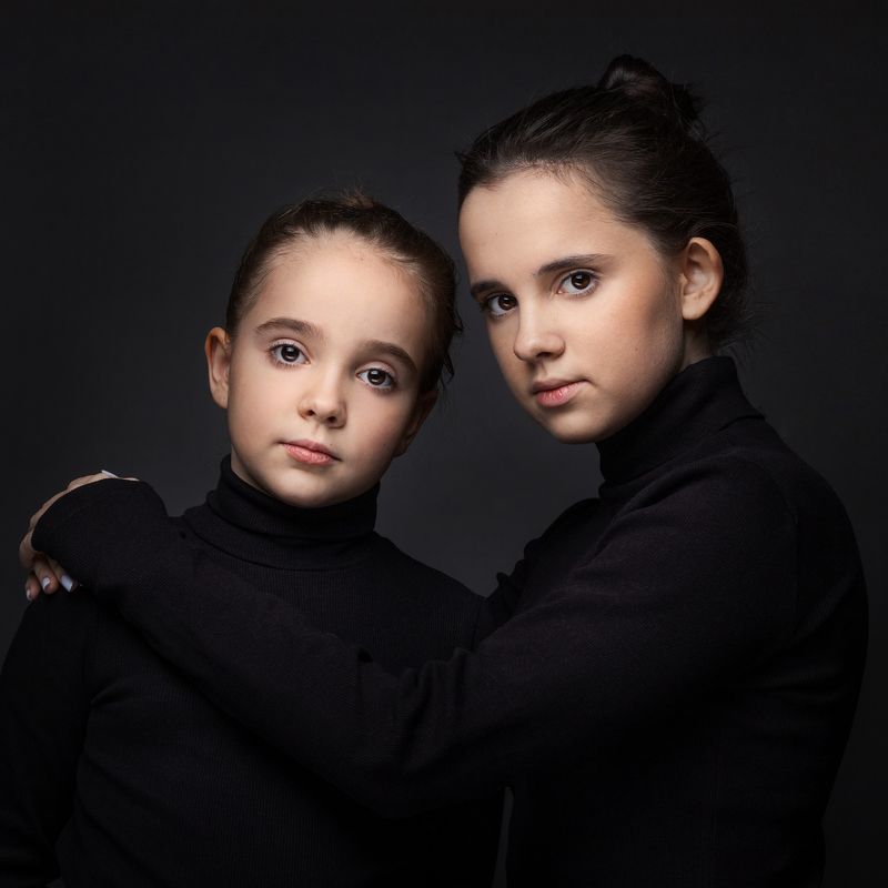 Maria&Anastasiaphoto preview