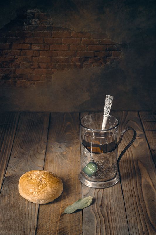 Чай с булкой/Tea with a bun фото превью