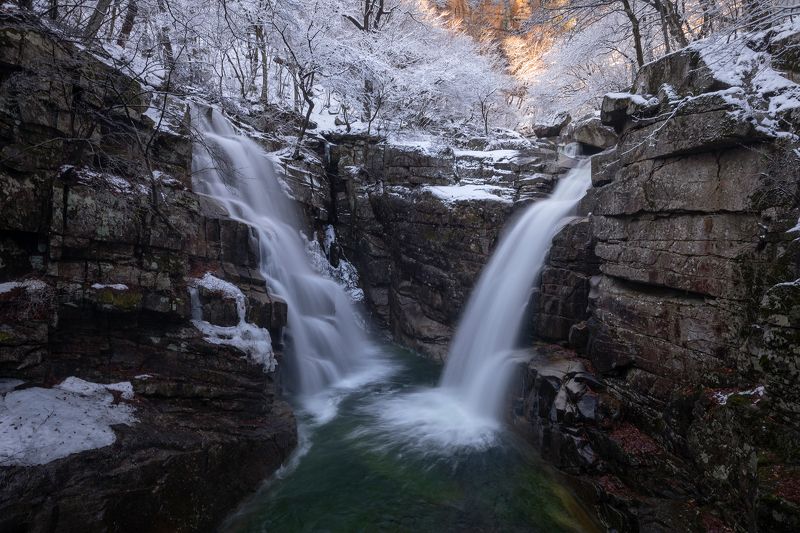 Twin waterfallphoto preview