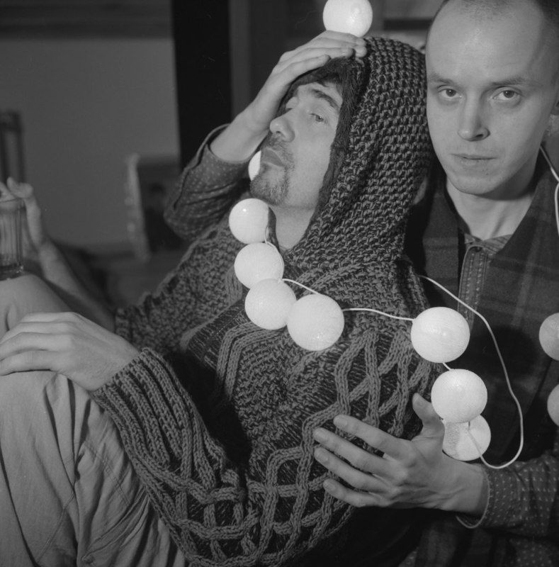 rolleiflex Саша и Егор. Портрет с гирляндой.Могилев,январь,2015photo preview