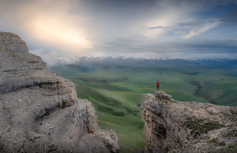приэльбрусье, горы, россия, кабардино-балкария Один на один...photo preview