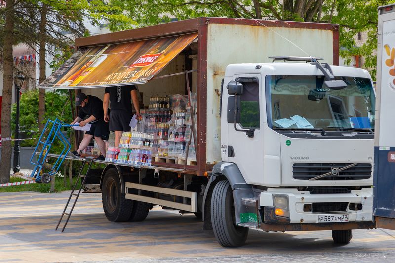 Зеленоградск, пиво, фотография, стрит, город, автомобиль, Россия, логистика, товар, Калининградская область, Zelenogradsk, beer, photography, street, city, car, Russia, logistics, goods, Kaliningrad region Пивасик. photo preview