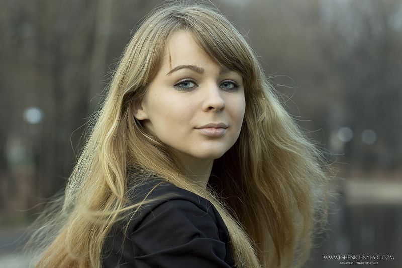 портрет, девушка, женский портрет, крупный план, на улице, осень Осенняя прогулкаphoto preview