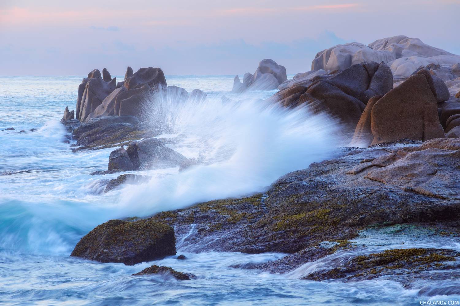 Сила воды. Автор: Иван Чаланов пейзаж, океан, камни, рассвет, сейшелы, ла-диг, la-digue, seychelles, landscape, seascape, sunrise, Иван Чаланов