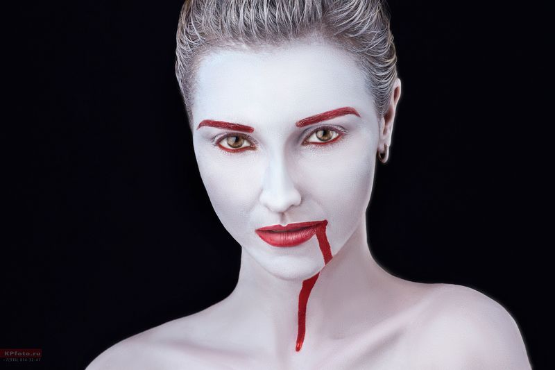 белый, лицо, кровь Завтракphoto preview