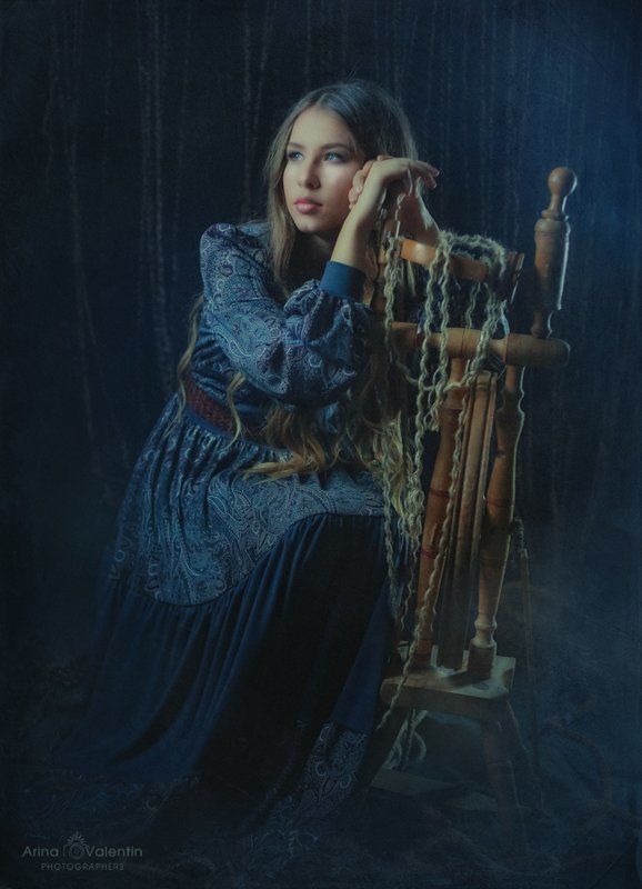 Юная пряхаphoto preview