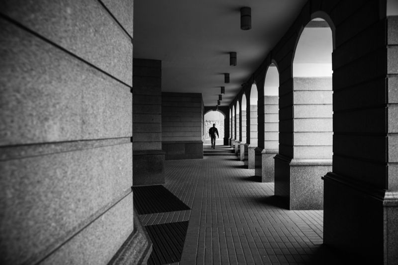 город, геометрия, чернобелое Одинphoto preview