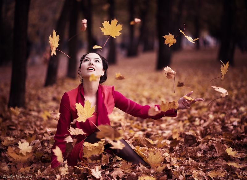 Portrait, autumn, beauty, girl, leaves ***photo preview